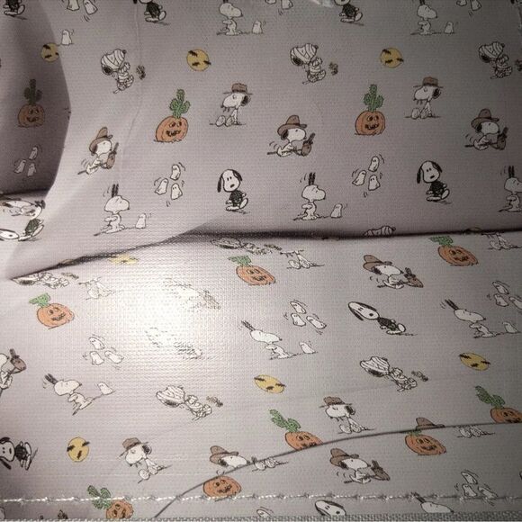 4PC Peanuts Snoopy Halloween Ghost Mummy Witch White Queen Sheet Set - Picture 5 of 6